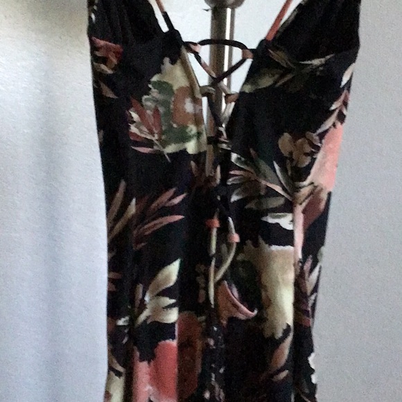 Flower Dress - Picture 3 of 5